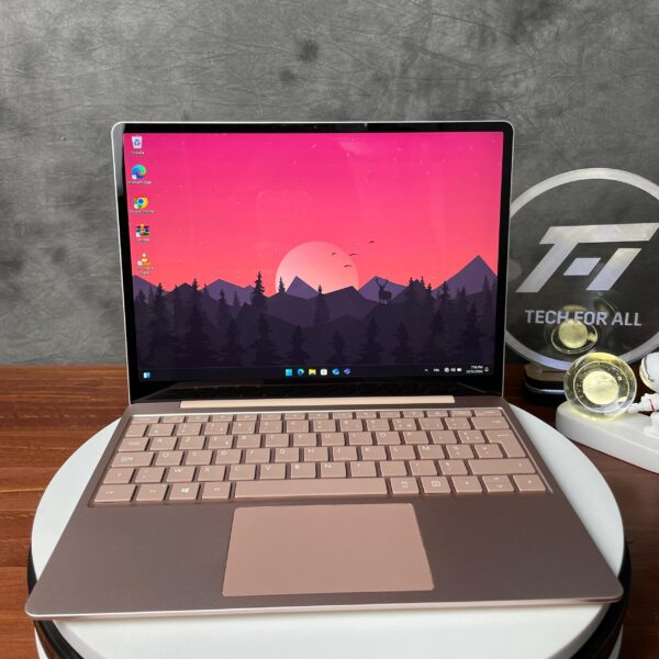 ⁦Microsoft Surface Go gold rose⁩ - الصورة ⁦2⁩